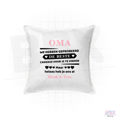Kussenhoes 'Oma we hebben geprobeerd de beste cadeaus voor je te vinden' (Wit) (Roze Glitter) door BBX Gifts & More